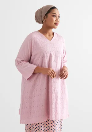 Eiliyah Raya Eyelet Collection Long Kurung Top - Pink