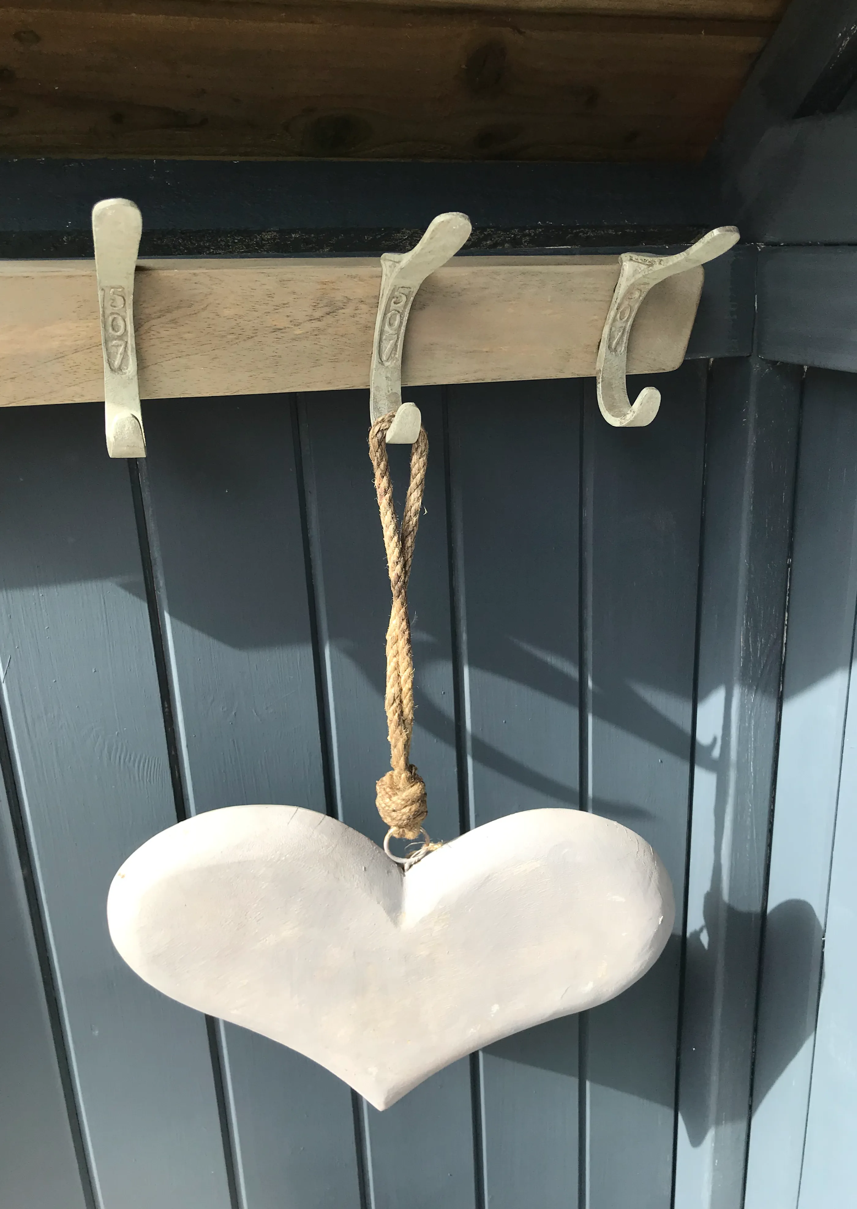 Large Distressed Painted Mango Wood Heart With Rope Hanger